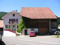 Verkaufe Bauernhaus mit Scheune und 21/2 Zimmer Wohnung