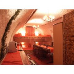 Luxus-Wohn-Höhle mit 8 Bett, Sauna Whirlpool und Partyraum im Skigebiet GR (ab 360 SFR)